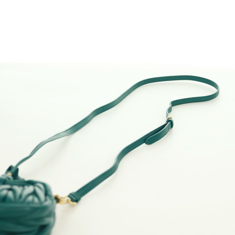 【日本直送】Miu Miu Matelasse Micro Hobo 單肩包，皮革材質，綠色/金色，正品，貨號 168972SM-13