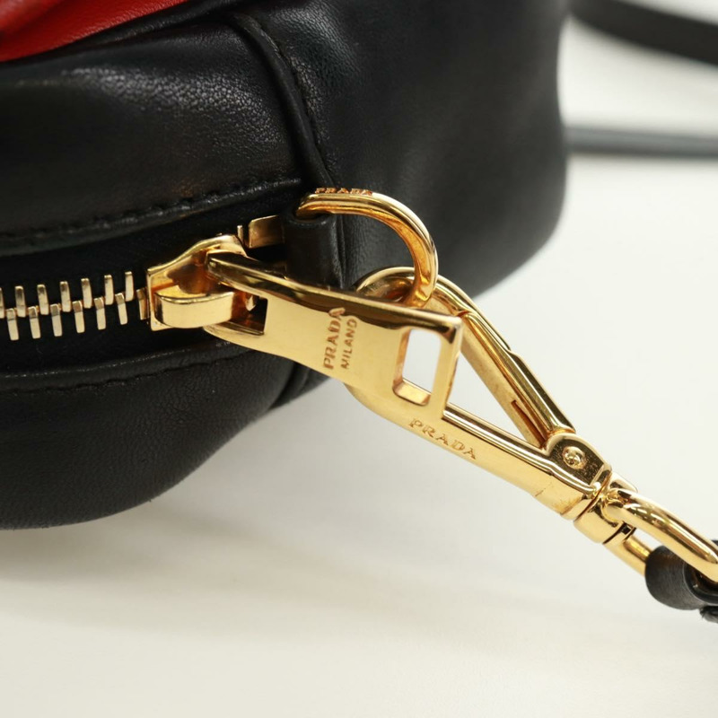 【日本直送】PRADA 緞帶單肩包，皮革材質，黑色、紅色、金色，正品編號 171555V-19