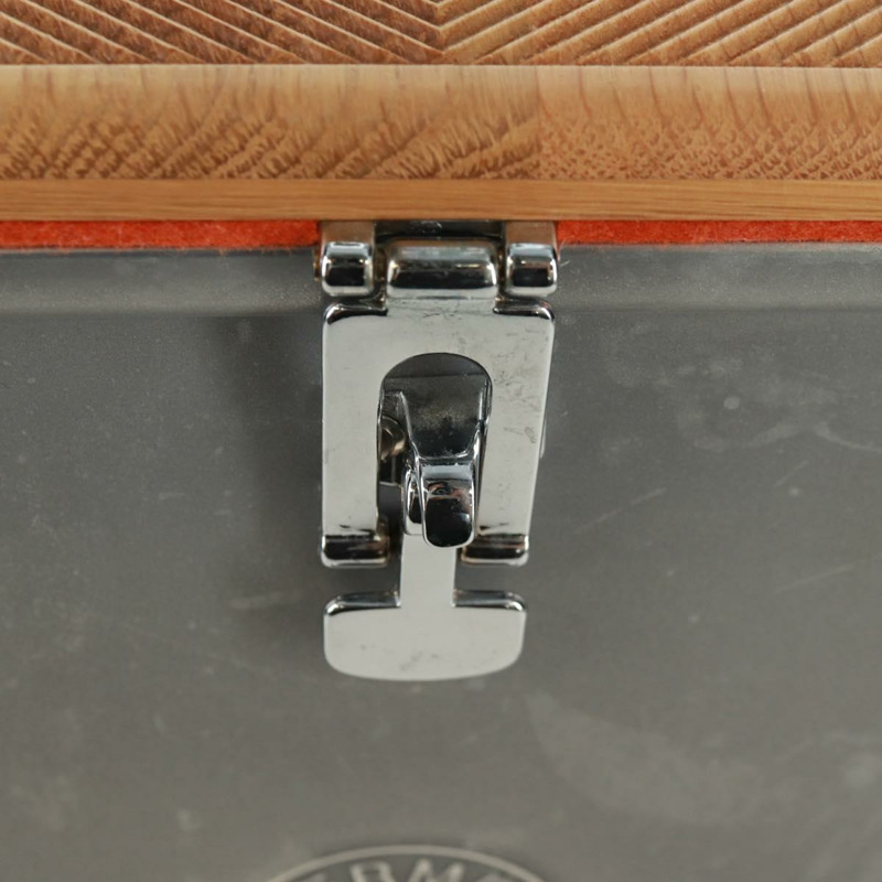 【日本直送】愛馬仕男士理容盒，金屬材質，灰色/銀色，正品編號 168944SAV-18