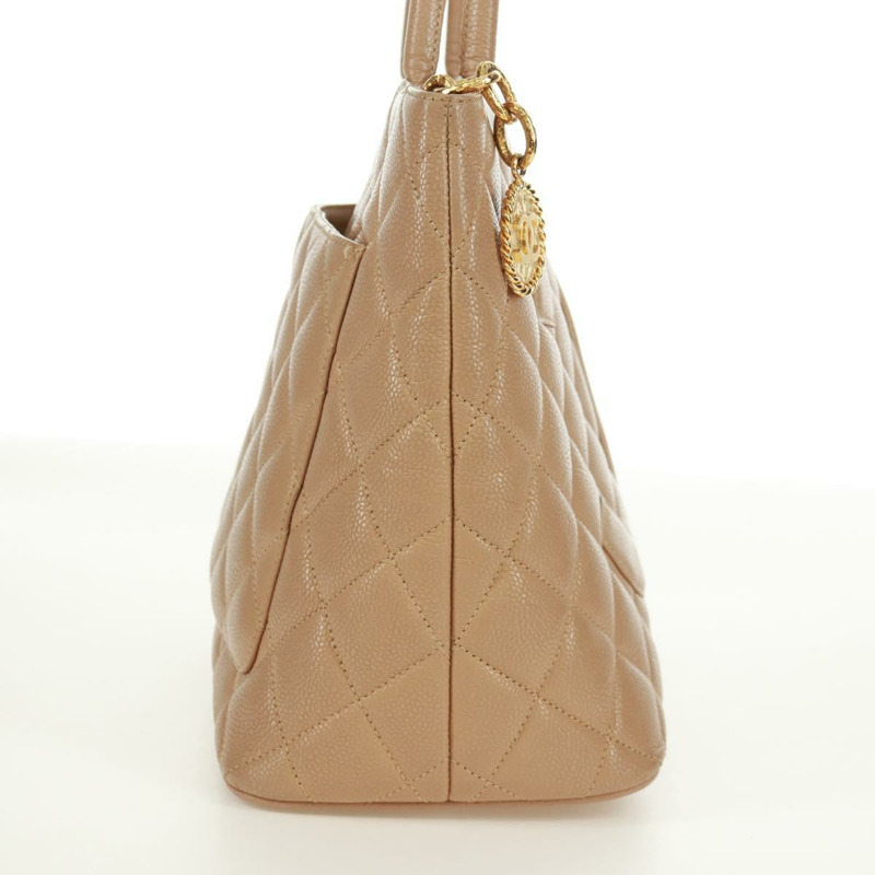 【日本直送】香奈兒 (CHANEL) Matelasse Reprint 托特包，魚子醬紋理，米色，金色 CC 標誌，正品編號 161734SAV-3