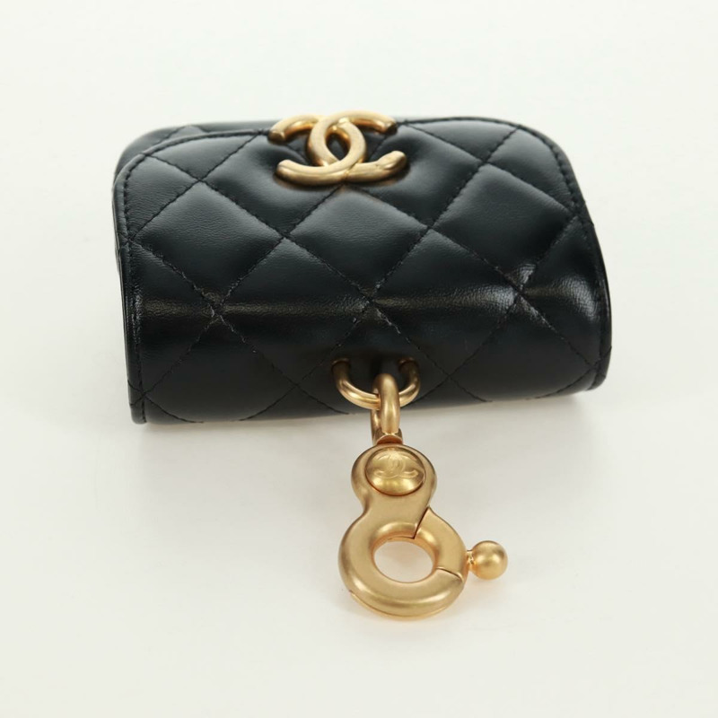 【日本直送】香奈兒 (CHANEL) Matelasse 黑色皮革手拿包，金色雙C標誌，正品編號 171856SAM-5