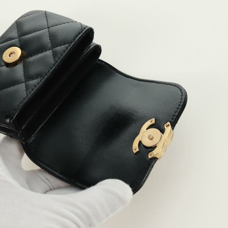 【日本直送】香奈兒 (CHANEL) Matelasse 黑色皮革手拿包，金色雙C標誌，正品編號 171856SAM-8