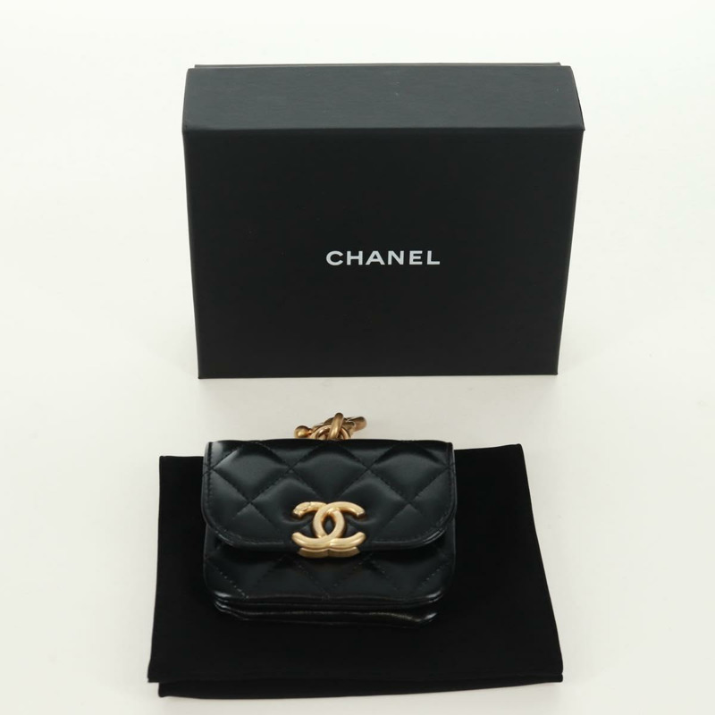 【日本直送】香奈兒 (CHANEL) Matelasse 黑色皮革手拿包，金色雙C標誌，正品編號 171856SAM-11
