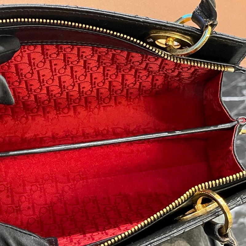 【1顆包背4季❗️經典圖案✨小資女孩👍🏻】Dior 中古橫版戴妃包 黑金羊皮 手提包 托特包-9