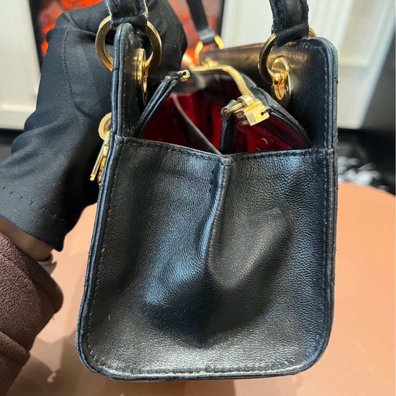 【1顆包背4季❗️經典圖案✨小資女孩👍🏻】Dior 中古橫版戴妃包 黑金羊皮 手提包 托特包-14