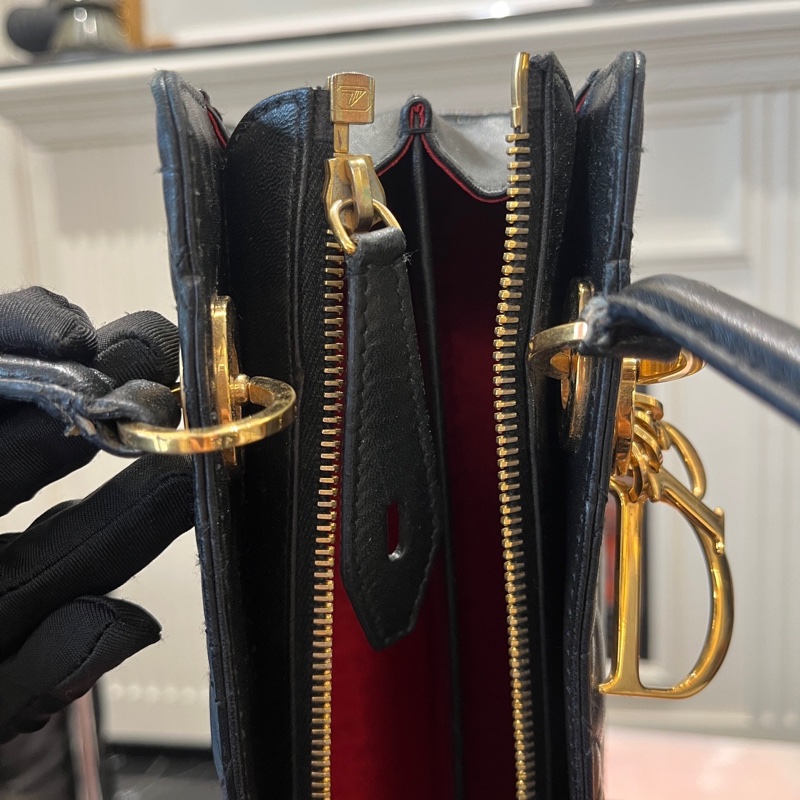 【1顆包背4季❗️經典圖案✨小資女孩👍🏻】Dior 中古橫版戴妃包 黑金羊皮 手提包 托特包-16