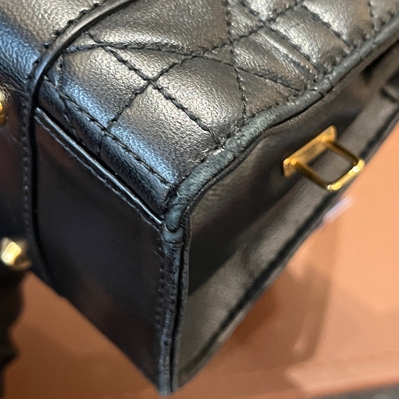 【1顆包背4季❗️經典圖案✨小資女孩👍🏻】Dior 中古橫版戴妃包 黑金羊皮 手提包 托特包-27