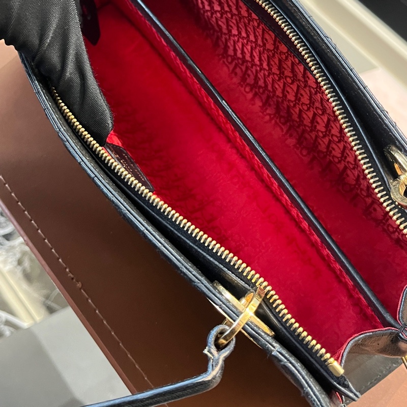 【1顆包背4季❗️經典圖案✨小資女孩👍🏻】Dior 中古橫版戴妃包 黑金羊皮 手提包 托特包-28