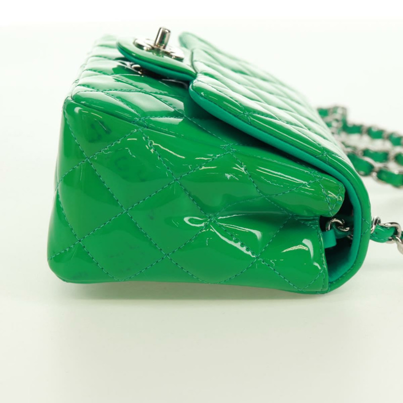 【日本直送】香奈兒 (CHANEL) 迷你絎縫 16 鏈條包，漆皮材質，綠色/銀色雙C標誌，正品編號 171889SAV-4