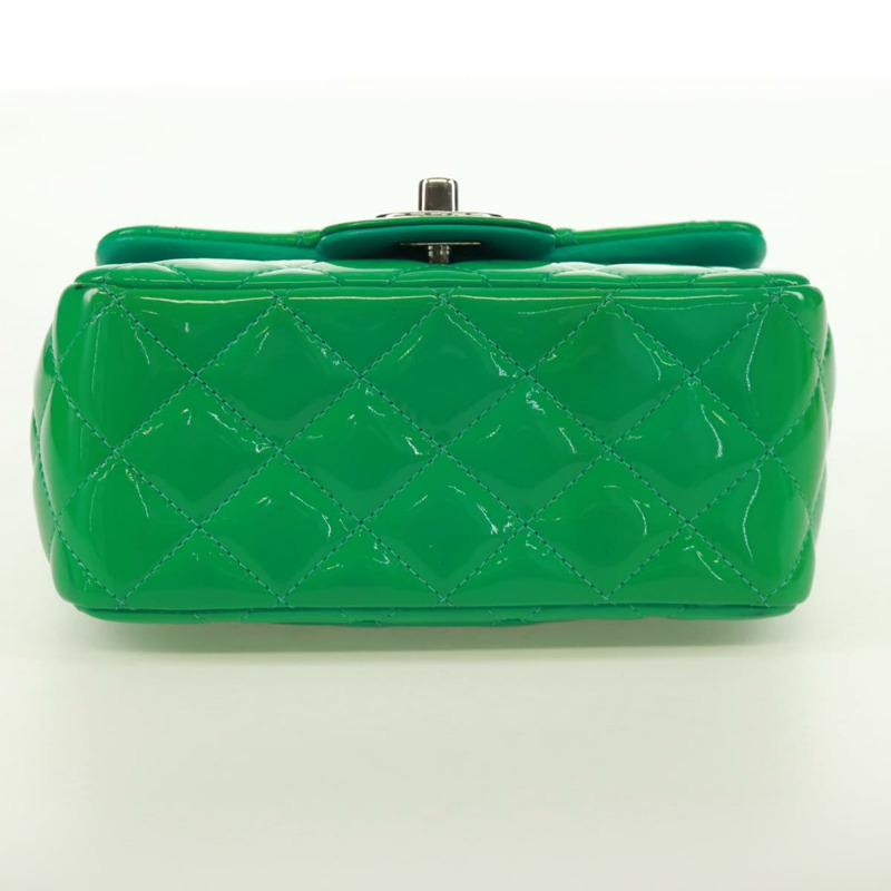 【日本直送】香奈兒 (CHANEL) 迷你絎縫 16 鏈條包，漆皮材質，綠色/銀色雙C標誌，正品編號 171889SAV-6
