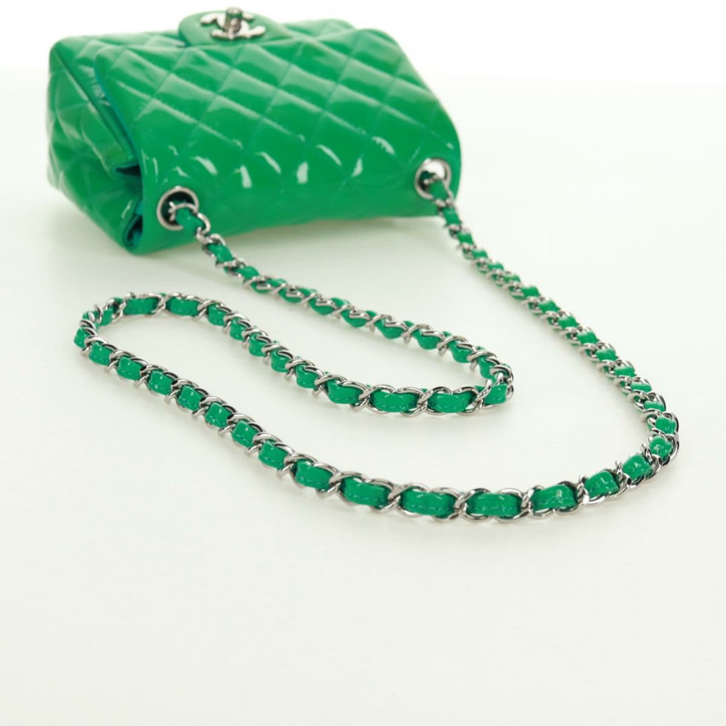 【日本直送】香奈兒 (CHANEL) 迷你絎縫 16 鏈條包，漆皮材質，綠色/銀色雙C標誌，正品編號 171889SAV-7