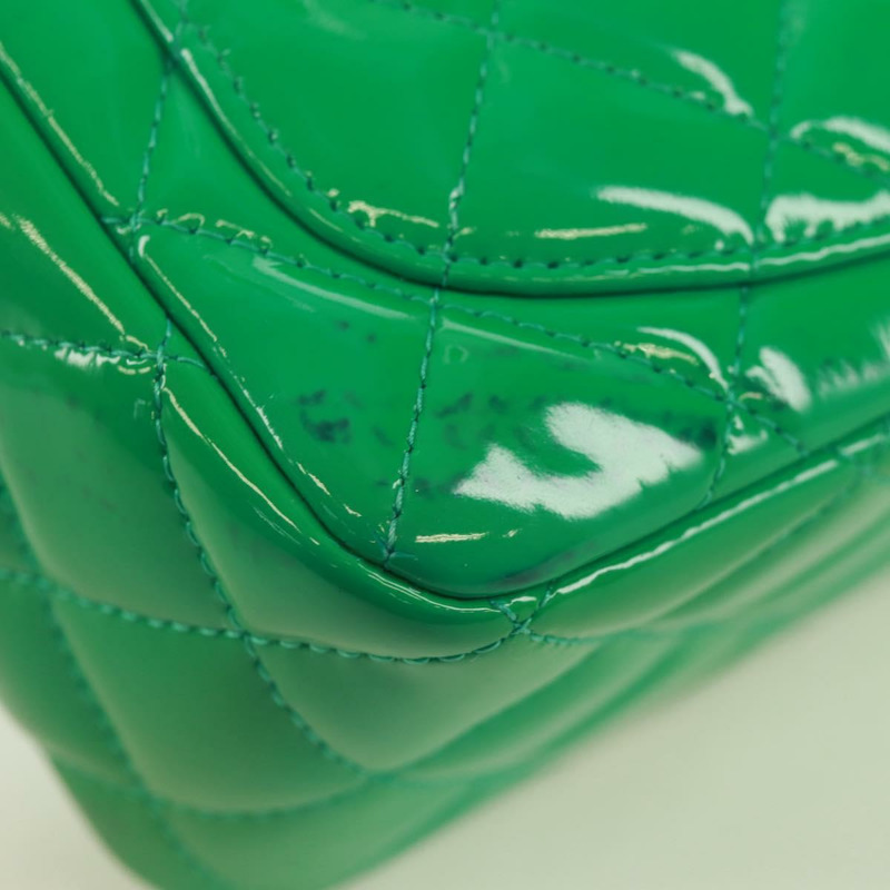 【日本直送】香奈兒 (CHANEL) 迷你絎縫 16 鏈條包，漆皮材質，綠色/銀色雙C標誌，正品編號 171889SAV-17