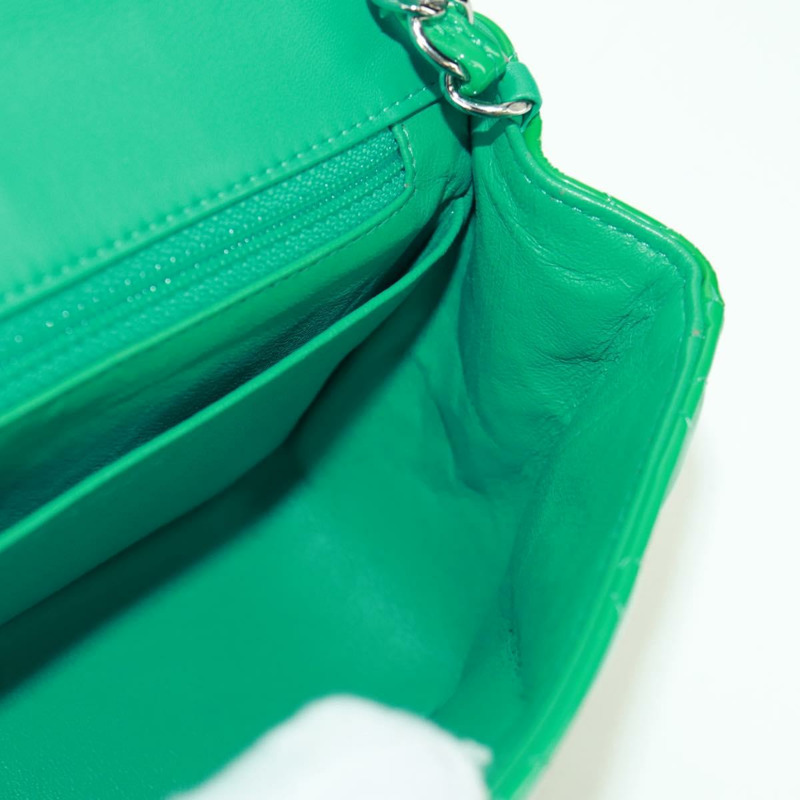 【日本直送】香奈兒 (CHANEL) 迷你絎縫 16 鏈條包，漆皮材質，綠色/銀色雙C標誌，正品編號 171889SAV-23