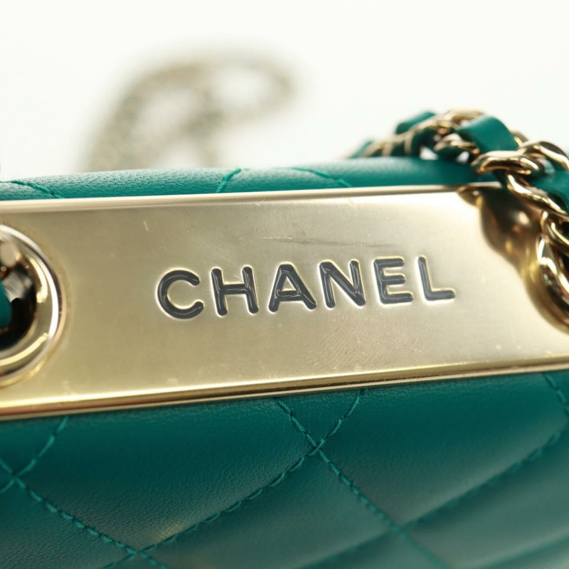【日本直送】香奈兒 (CHANEL) 鏈條迷你絎縫 11 號包，羊皮材質，綠色金色雙C標誌，正品編號 171874SAM-8