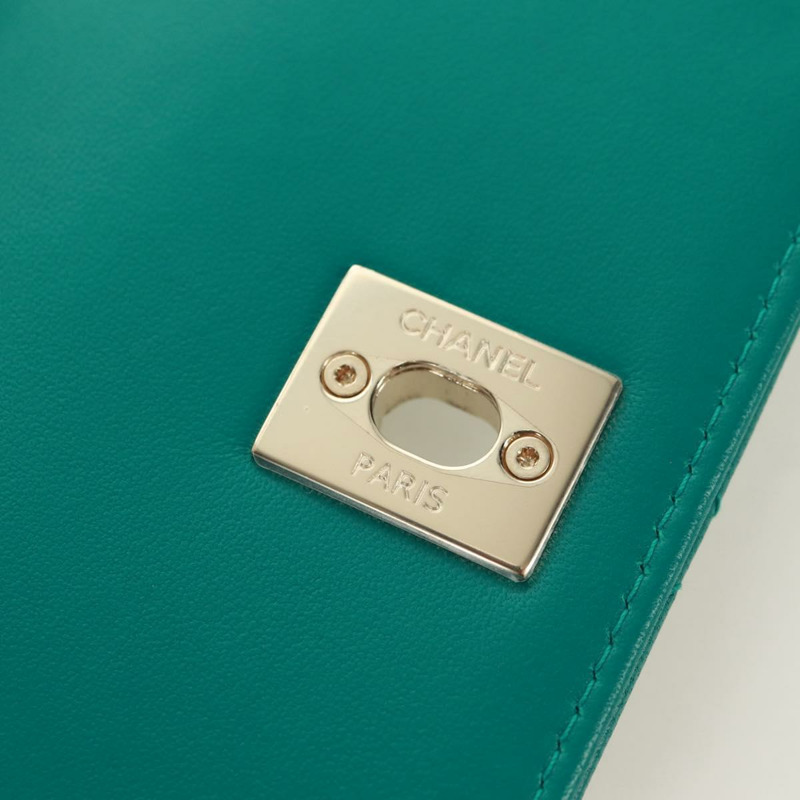 【日本直送】香奈兒 (CHANEL) 鏈條迷你絎縫 11 號包，羊皮材質，綠色金色雙C標誌，正品編號 171874SAM-18