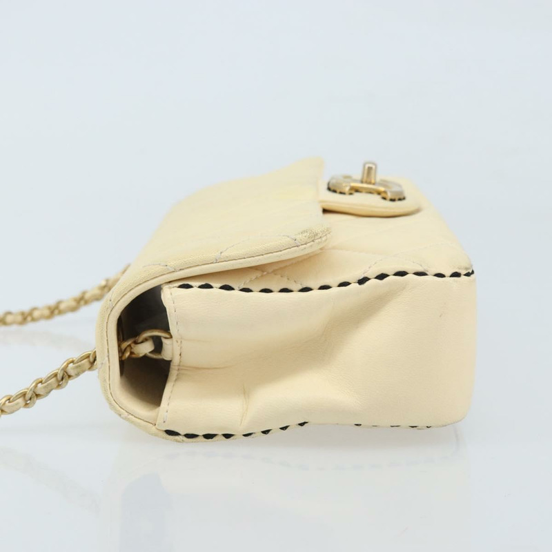 【日本直送】香奈兒 Matelasse 22 鏈條肩背包，羊皮材質，象牙色，金色 CC 標誌，正品編號 170660SAV-3