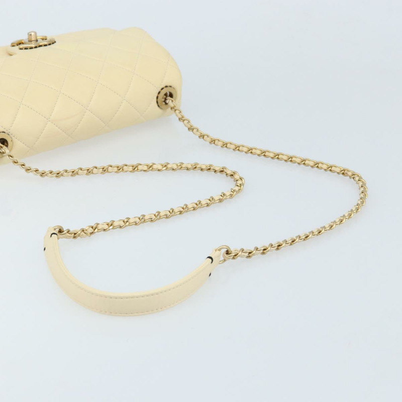 【日本直送】香奈兒 Matelasse 22 鏈條肩背包，羊皮材質，象牙色，金色 CC 標誌，正品編號 170660SAV-6