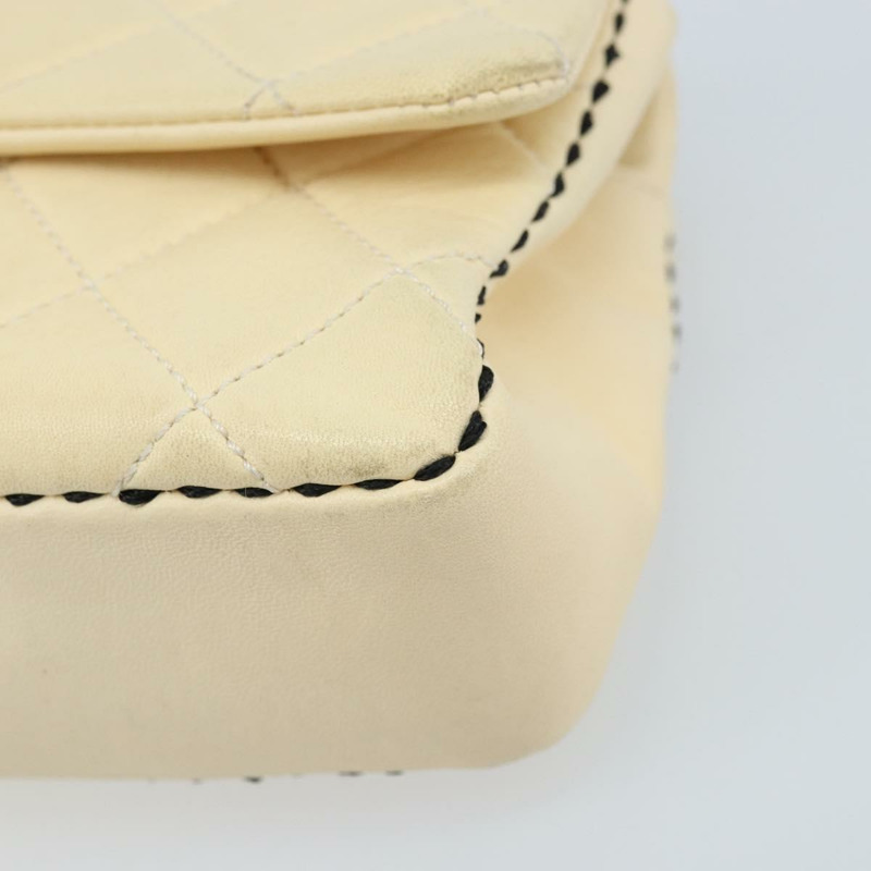 【日本直送】香奈兒 Matelasse 22 鏈條肩背包，羊皮材質，象牙色，金色 CC 標誌，正品編號 170660SAV-15