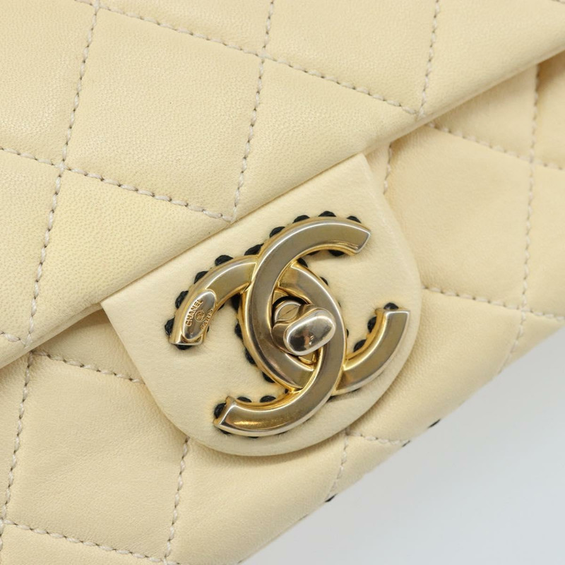 【日本直送】香奈兒 Matelasse 22 鏈條肩背包，羊皮材質，象牙色，金色 CC 標誌，正品編號 170660SAV-19