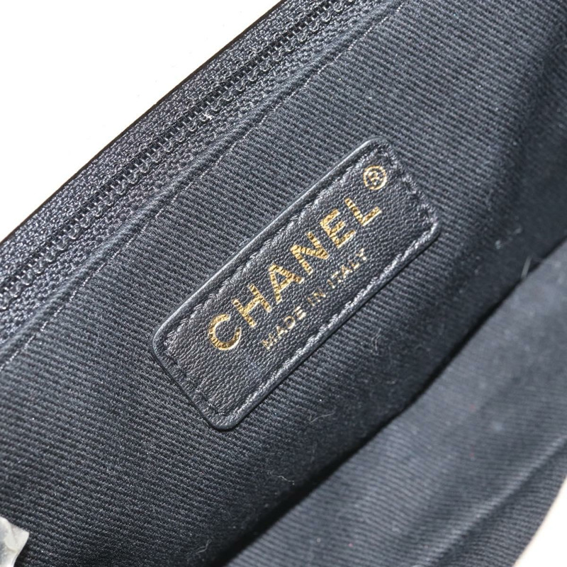 【日本直送】香奈兒 Matelasse 22 鏈條肩背包，羊皮材質，象牙色，金色 CC 標誌，正品編號 170660SAV-21