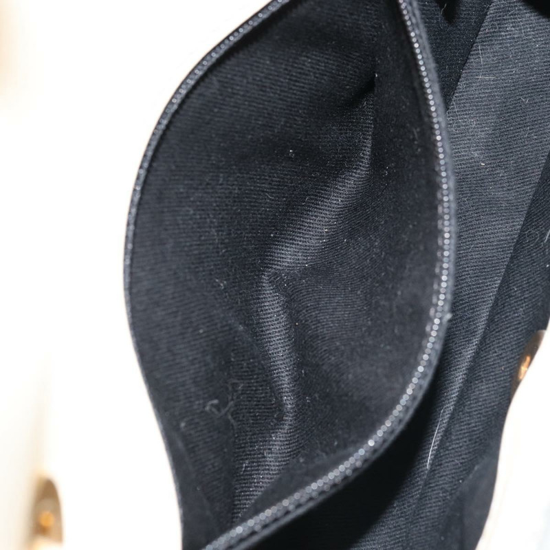 【日本直送】香奈兒 Matelasse 22 鏈條肩背包，羊皮材質，象牙色，金色 CC 標誌，正品編號 170660SAV-25