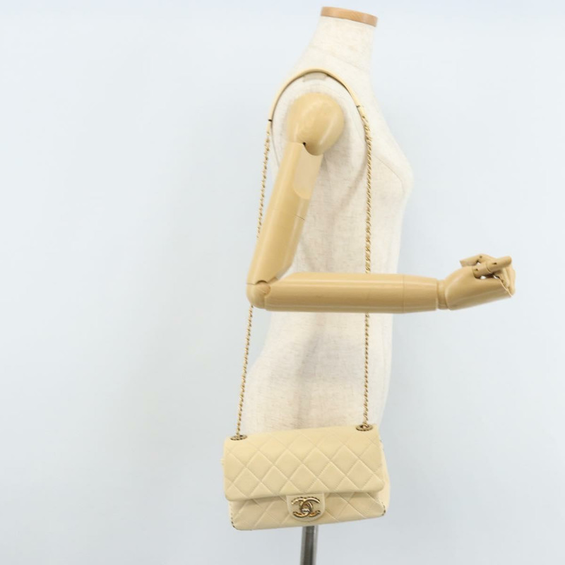 【日本直送】香奈兒 Matelasse 22 鏈條肩背包，羊皮材質，象牙色，金色 CC 標誌，正品編號 170660SAV-26