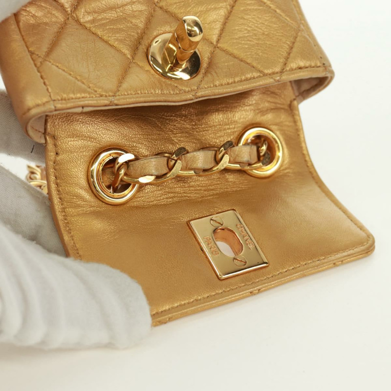 【日本直送】香奈兒迷你絎縫10鏈條手柄羊皮手拿包，金色雙C標誌，貨號165375V-8