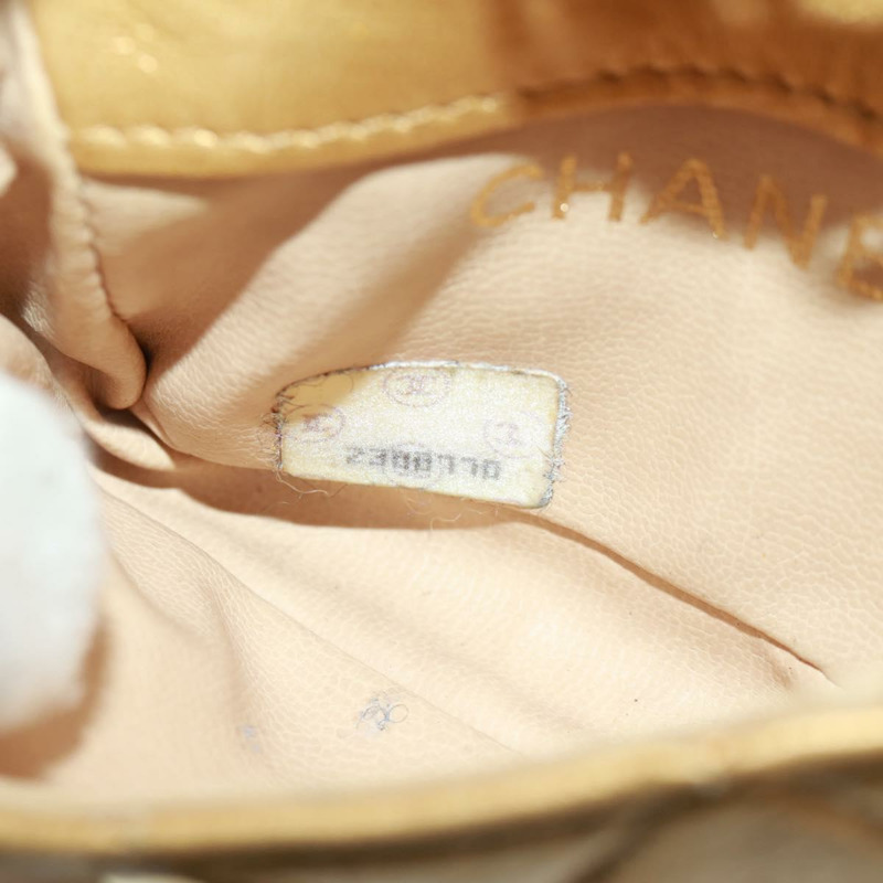 【日本直送】香奈兒迷你絎縫10鏈條手柄羊皮手拿包，金色雙C標誌，貨號165375V-10