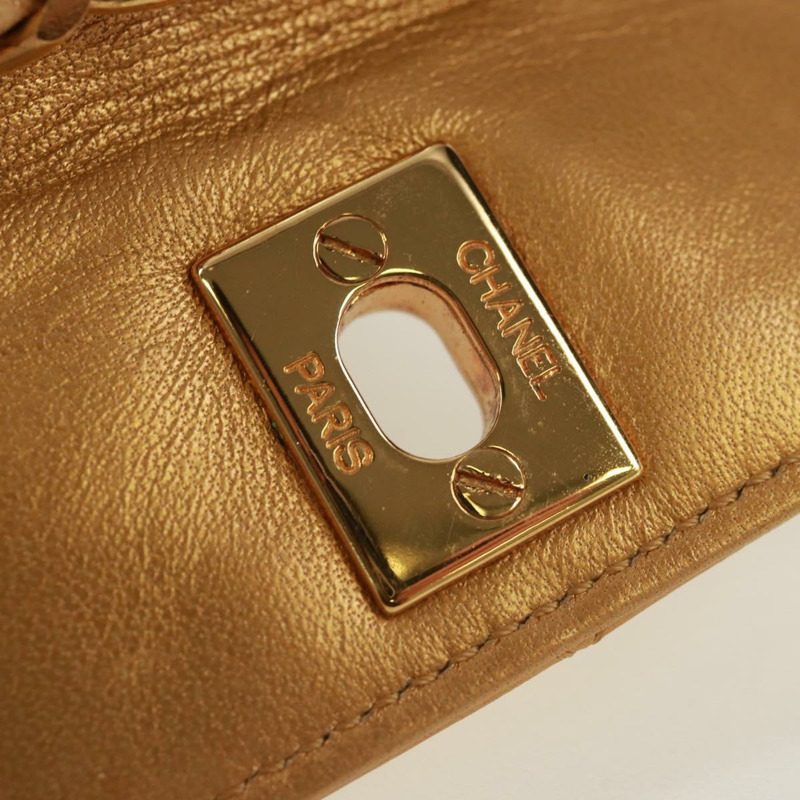 【日本直送】香奈兒迷你絎縫10鏈條手柄羊皮手拿包，金色雙C標誌，貨號165375V-19