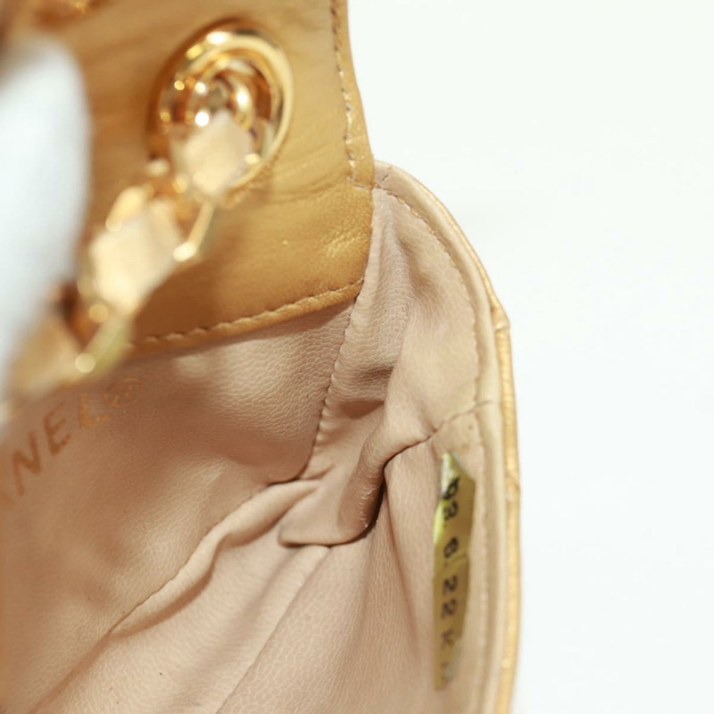 【日本直送】香奈兒迷你絎縫10鏈條手柄羊皮手拿包，金色雙C標誌，貨號165375V-21