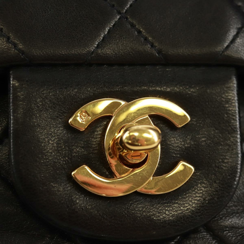 【日本直送】香奈兒雙蓋鏈條絎縫23號包，羊皮材質，黑色金色雙C標誌，正品SK010SV-19