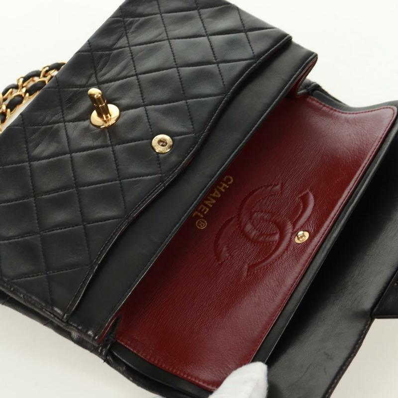 【日本直送】香奈兒雙蓋鏈條絎縫23號包，羊皮材質，黑色金色雙C標誌，正品SK010SV-23