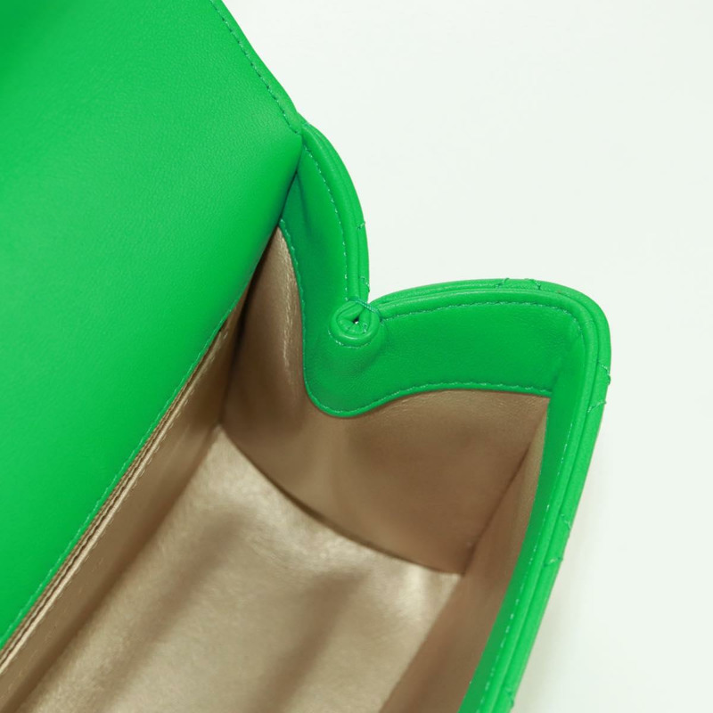 【日本直送】香奈兒 (CHANEL) Matelasse 頂部手柄鏈條包，皮革材質，兩用，綠色/金色雙C標誌，貨號 173128SM-25