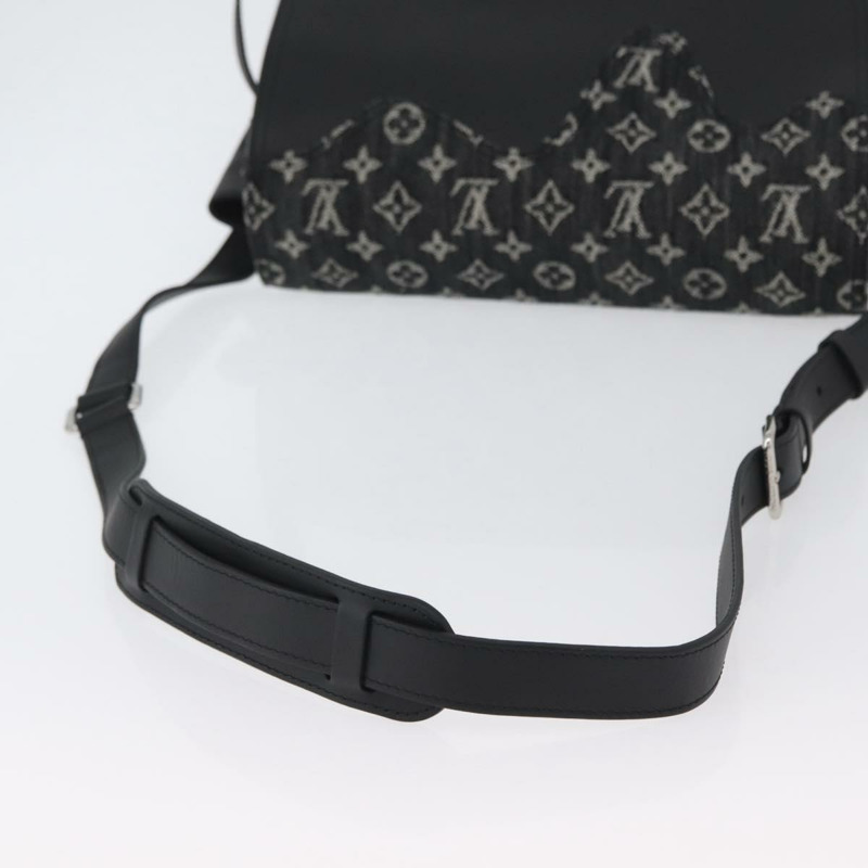 【日本直送】路易威登 (LOUIS VUITTON) NIGO 聯名款牛仔布 Busa Tokyo 手袋 黑色 M45971 正品 161328SM-6