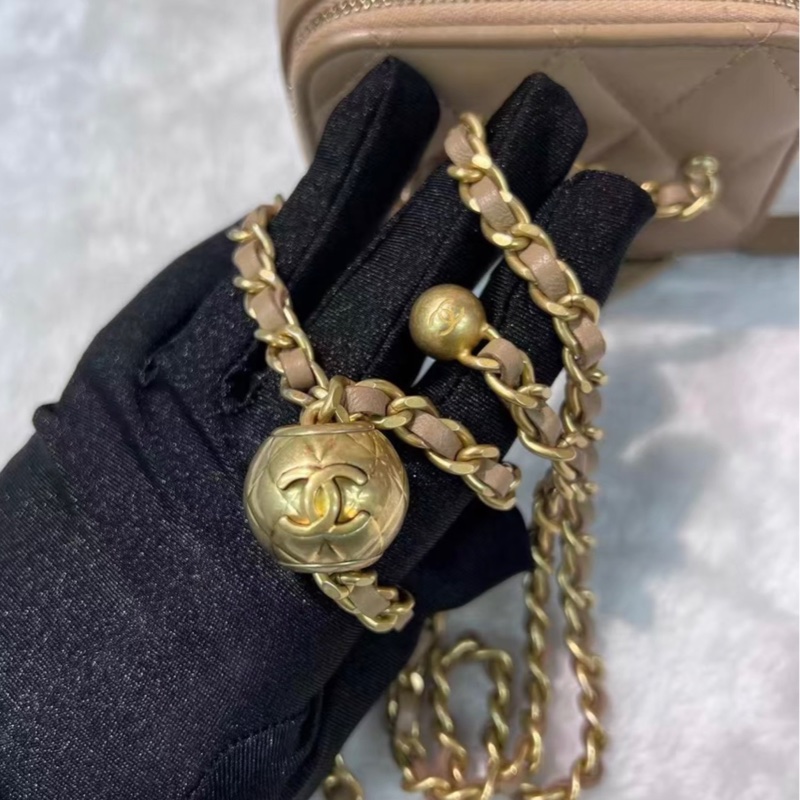 【96新 ✨ 全網最低價！】chanel 香奈兒 奶茶色 羊皮 斜挎包 Vanity With Chain 迷你盒子 羊皮帶金球（下單前先詢問庫存❗️）-4