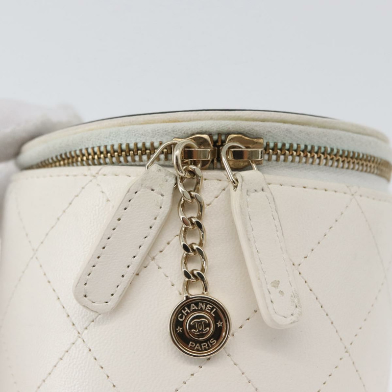 【日本直送】香奈兒 (CHANEL) 絎縫鏈條肩背包，羊皮材質，白色，金色雙C標誌，貨號 170857M-18