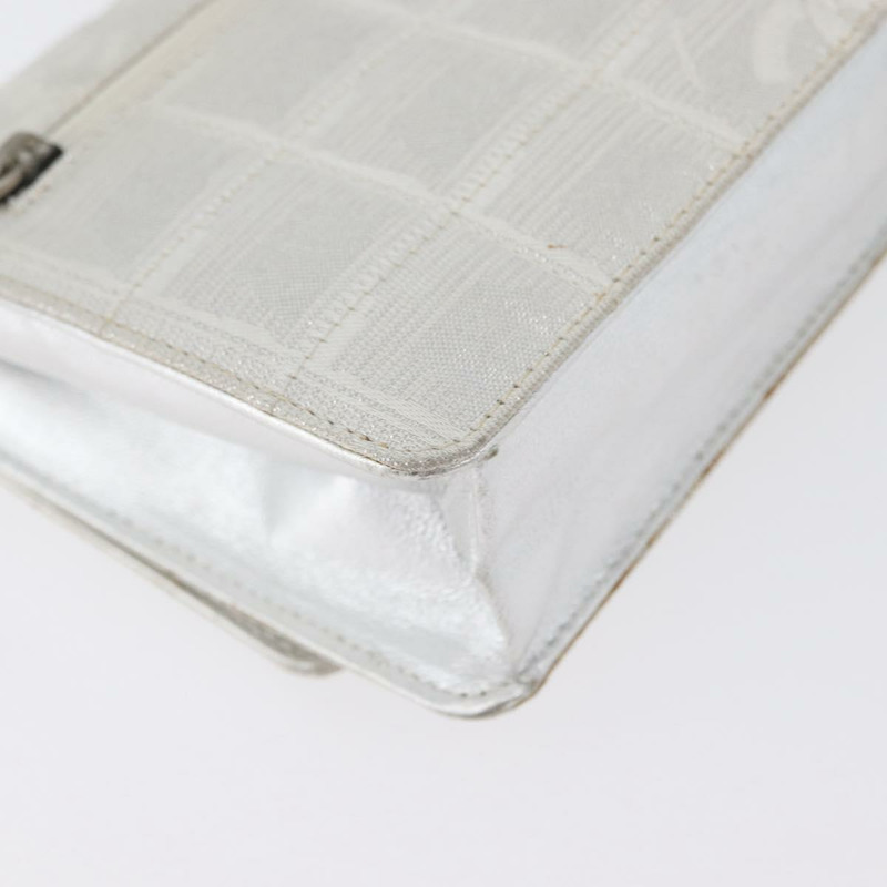 【日本直送】香奈兒新旅遊系列巧克力棒鏈條肩背包 尼龍銀色 CC Auth LNZ273A-16