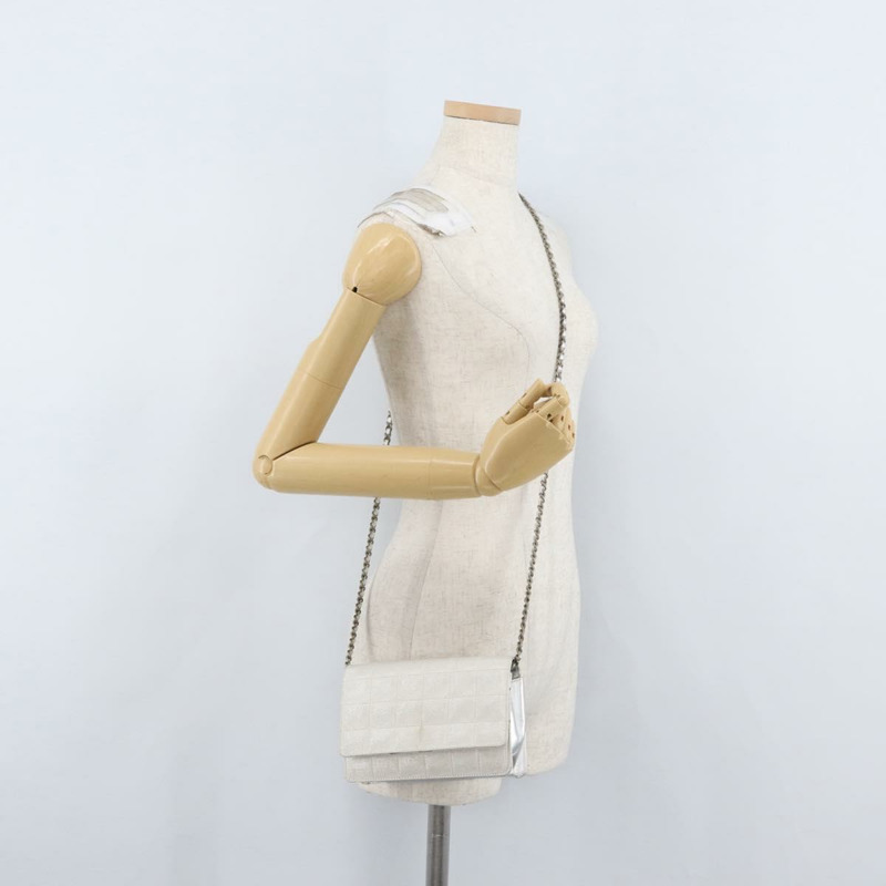 【日本直送】香奈兒新旅遊系列巧克力棒鏈條肩背包 尼龍銀色 CC Auth LNZ273A-27