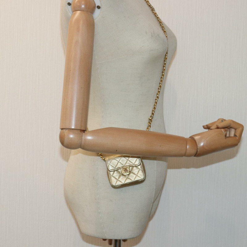 【日本直送】香奈兒迷你絎縫鏈條肩背包，羊皮材質，金色CC標誌，貨號84205V-22