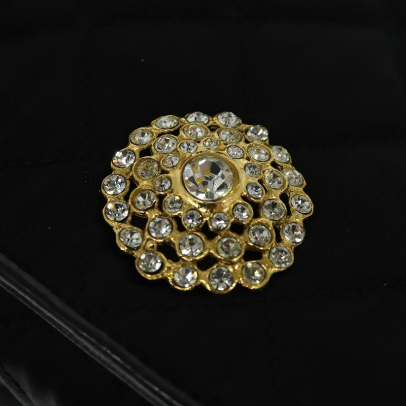 【日本直送】香奈兒 (CHANEL) 菱格紋鏈條肩背包，緞面黑色，金色雙C標誌，貨號 113270V-16