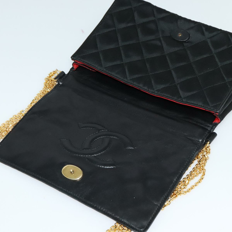 【日本直送】香奈兒 (CHANEL) 菱格紋鏈條肩背包，緞面黑色，金色雙C標誌，貨號 113270V-17
