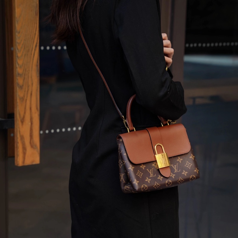 【95%新✨一包多用✨價錢優惠】LV locky bb鎖頭包 焦糖色拼老花-0