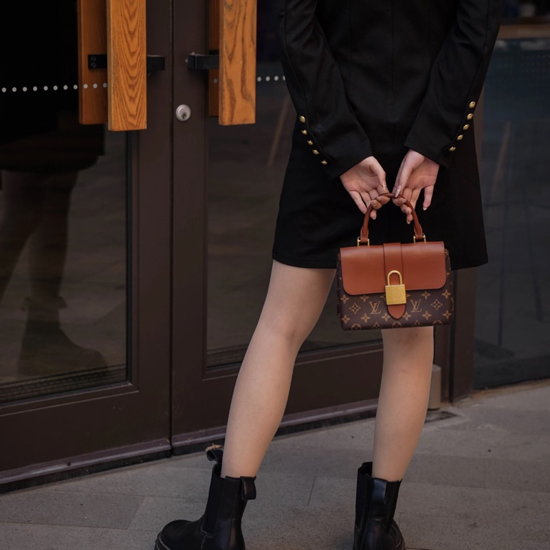 【95%新✨一包多用✨價錢優惠】LV locky bb鎖頭包 焦糖色拼老花-1