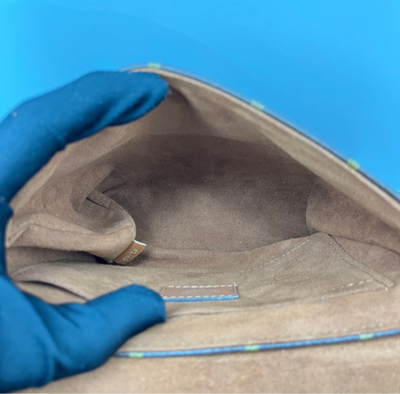 【95%新✨一包多用✨價錢優惠】LV locky bb鎖頭包 焦糖色拼老花-9