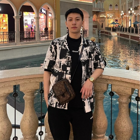 【97新✨型男必備🕴🏻全網最低價】LV 竪版相機包 Christopher黑色老花