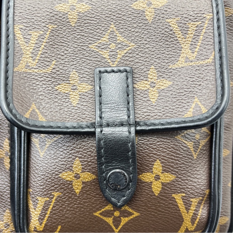 【97新✨型男必備🕴🏻全網最低價】LV 竪版相機包 Christopher黑色老花-9