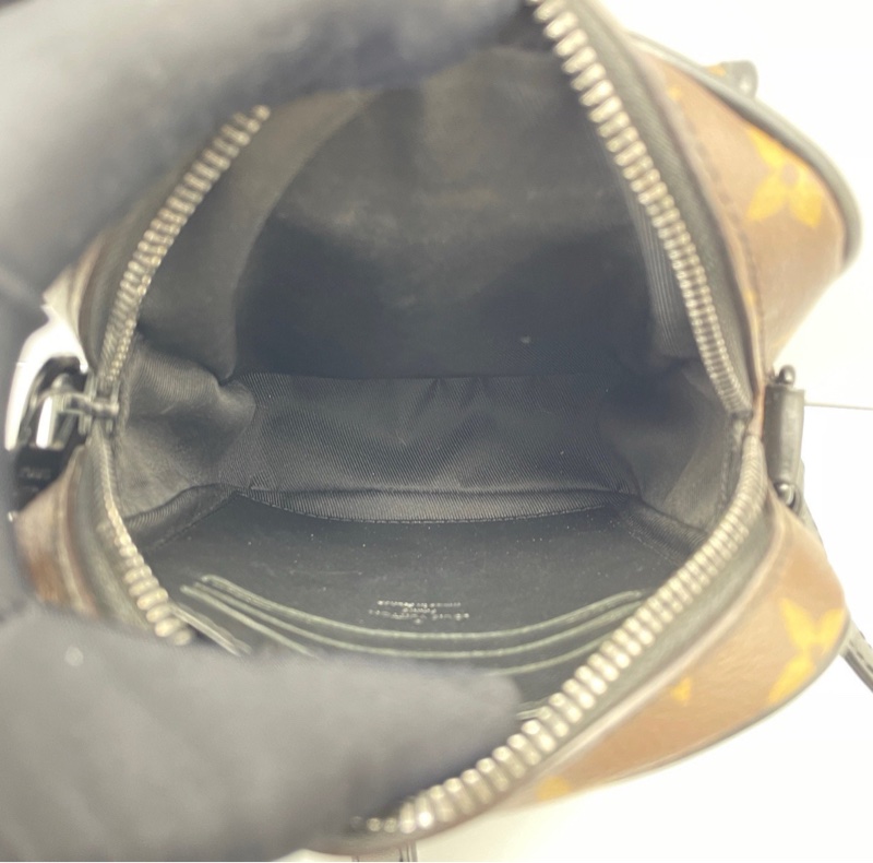 【97新✨型男必備🕴🏻全網最低價】LV 竪版相機包 Christopher黑色老花-11