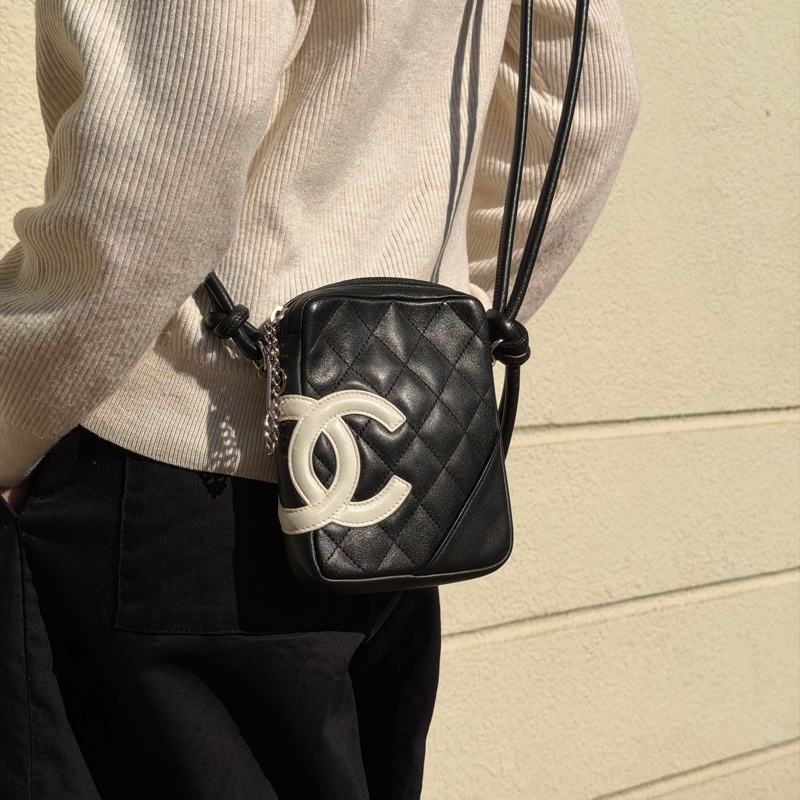 【96新 ✨ 全網最低價！】中古 Chanel香奈兒 Chanel mini 黑白康鵬相機包（下單前先詢問庫存❗️）-2