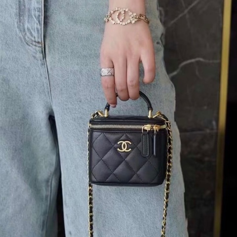 【97新 ✨ 全網最低價！】CHANEL/香奈兒22b 黑金 羊皮 金屬手柄mini手提單肩盒子包 晶片新款（下單前先詢問庫存❗️）
