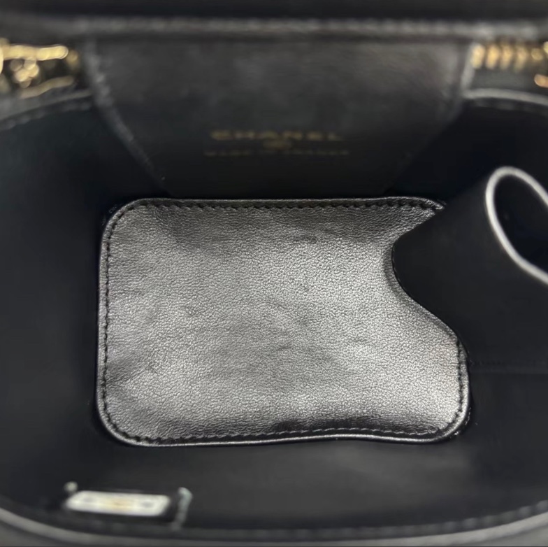 【97新 ✨ 全網最低價！】CHANEL/香奈兒22b 黑金 羊皮 金屬手柄mini手提單肩盒子包 晶片新款（下單前先詢問庫存❗️）-10